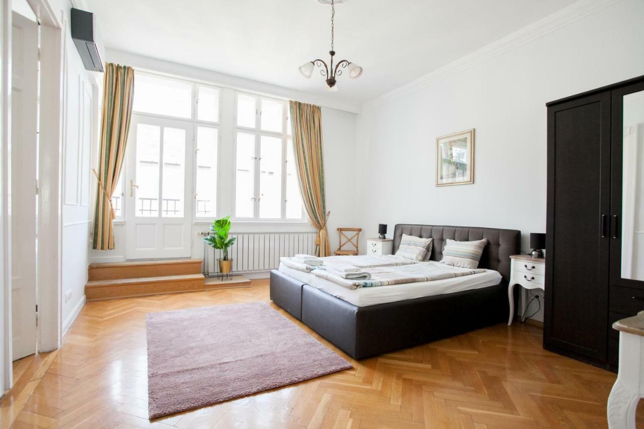 Chic & Charm Apartment Budapest Eksteriør bilde